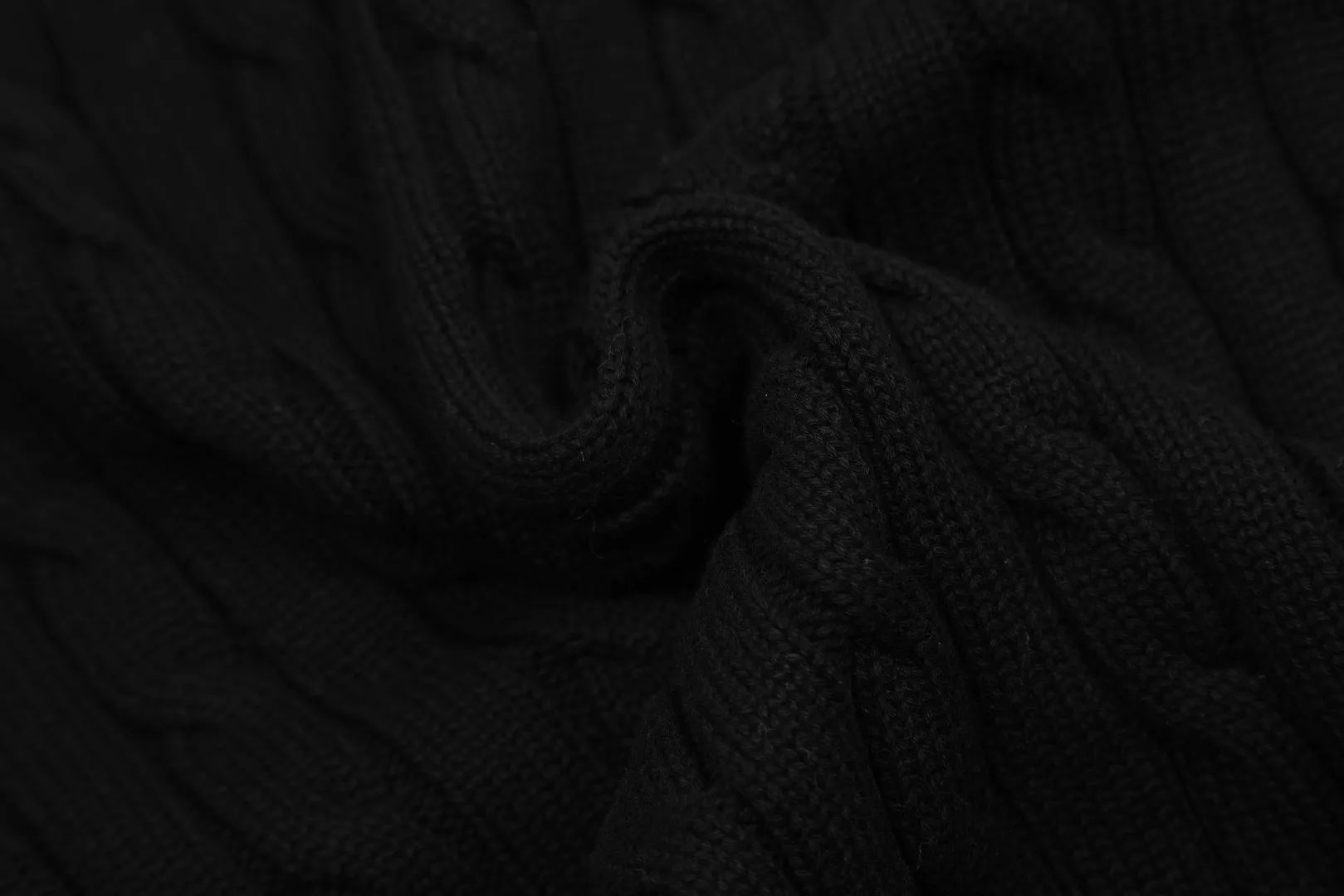 🅿️160 "Top quality" Style number: DS002# (not off the shelves all year round) [Ralph Lauren round neck solid color pony embroidered logo knitted short sleeves] ✅Ralph Lauren classic basic versatile knitted short sleeves for all seasons ✅Main supplier platform live broadcast Wholesale entities Replenish when out of stock Not off the shelves ✅ZP quality 1:1 version Scan the code to enter the GF website Counter quality ✅Detailed quality is the only one in Guangzhou Imported quality cotton yarn, focusing on high-end, cost-effective, good quality needless to say ✅The version is restored to the original order, the maximum size can be worn up to 160 pounds, loose, comfortable and stress-free ✅The upper body is simple and easy to match, a must-have for goddess ootd, good-looking clothes are never picky, a must-have in the goddess’ wardrobe Size: S-XL Color: Black White Gray Light Blue Light Pink Colorful Blue Khaki Bright Yellow Fruit Green Milk Apricot Wood Green Taro Purple Chinese Red Anchor Red Navy Red Label Navy Blue White Label